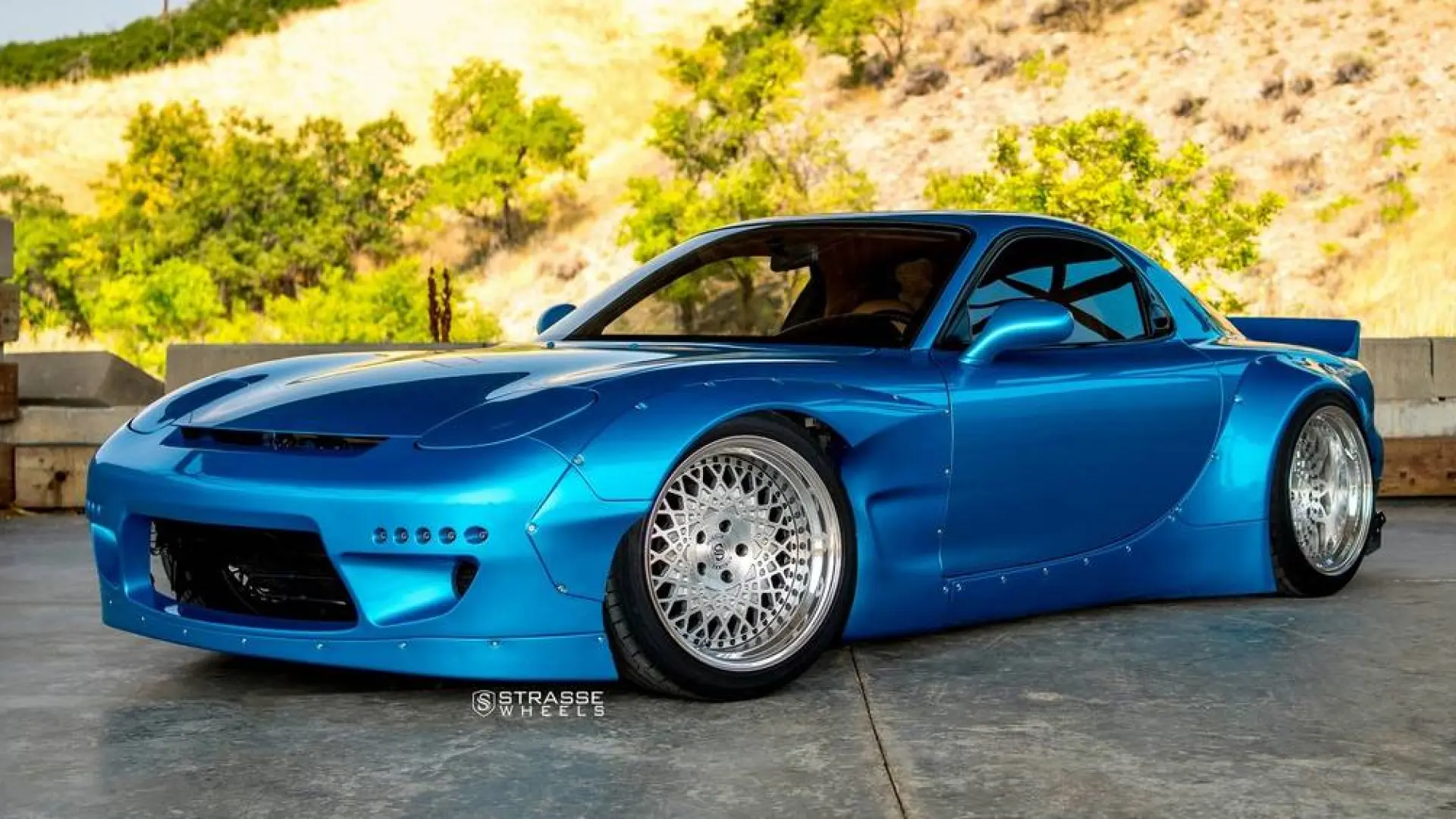 Rocket Bunny RX-7, extremadamente llamativo