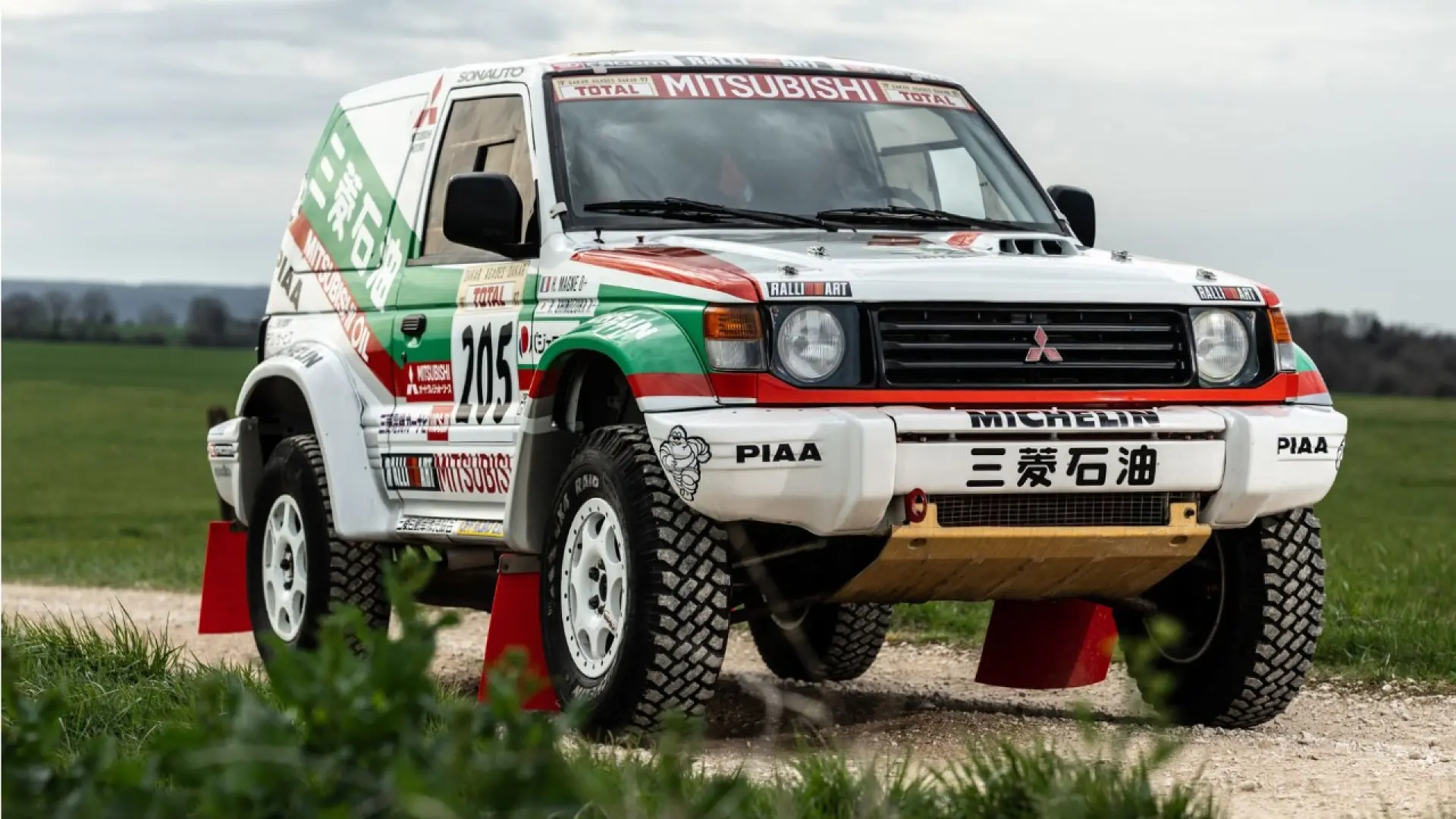 Sale a subasta un Mitsubishi Pajero Usine MPR6, el todoterreno que
