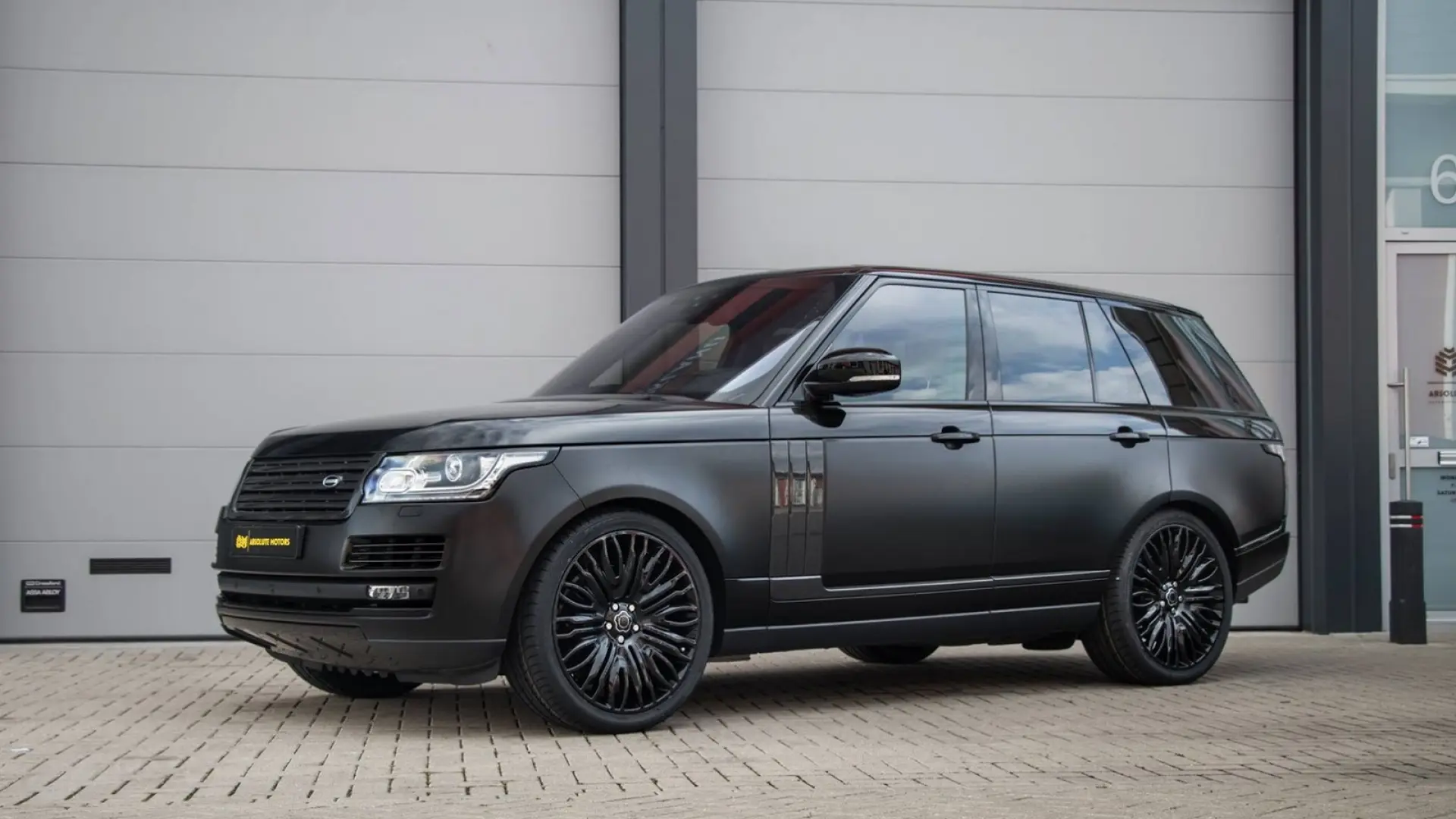 Range Rover Negru Land Rover Range Rover by Absolute Motors: todo al negro