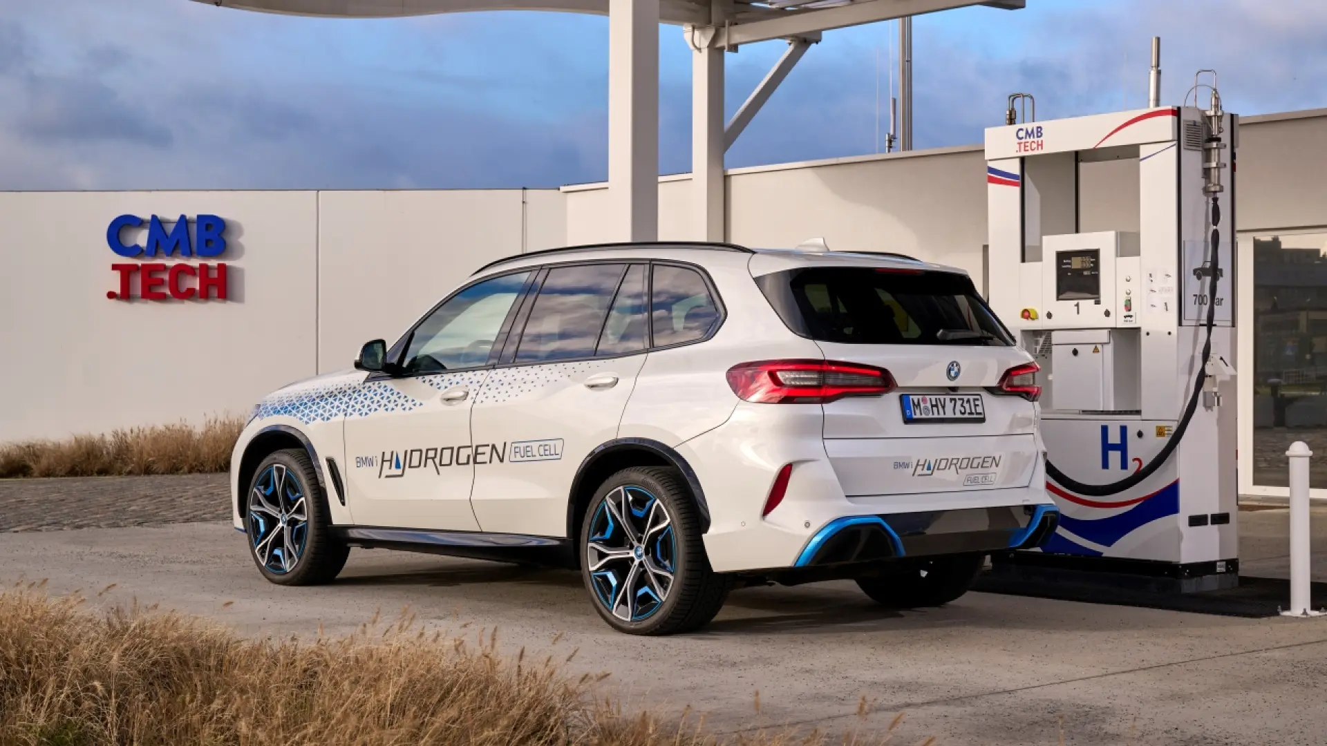 Toyota vs. BMW, así está la carrera por el coche de hidrógeno
