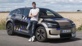 Un Audi A2 e-tron camuflado, semanas antes de su estreno