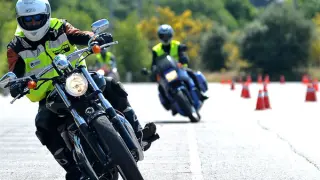 10 razones para hacer un curso de conducción de moto