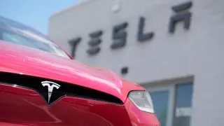 Tesla, de capa caída por Europa.