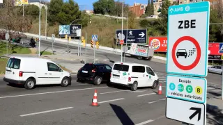 Cartel de Zona de Bajas Emisiones (ZBE) en Cataluña