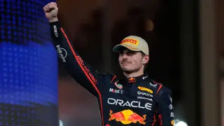 Max Verstappen, con el puño en alto tras la última victoria en Abu Dhabi