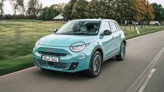 Gracias a su microhibridación de 100 CV tiene la etiqueta ECO de la DGT.