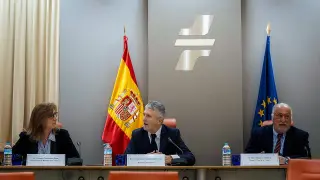 Pere Navarro (DGT) y Grande-Marlaska (ministro del Interior) tienen opiniones opuestas sobre las multas de la baliza V16.