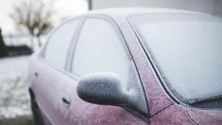 Cristales del coche congelados