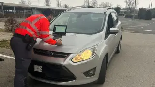 Policía Foral Navarra intercepta conductor sin carné ni seguro y con matrícula falsa