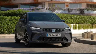 Tres virtudes y un defecto de los coches más vendidos en España.