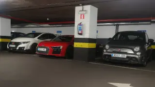 Antiguo garaje de Auto Bild en la calle Santiago de Compostela de Madrid. Esa semana teníamos un Honda Civic Type R, un Audi R8 y un Abarth 500.