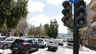 Semáforo apagado durante la mañana del 28 de abril