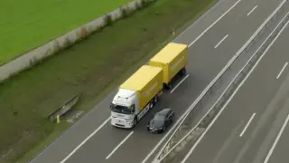 El camión eléctrico de Renault circulando