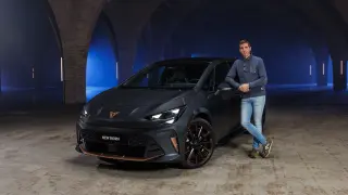 Un Cupra Born VZ 2026 durante la sesión de fotos en la que AUTO BILD conoció el modelo.