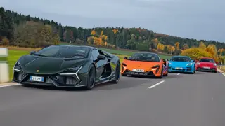 Comparativa: Lamborghini Revuelto vs McLaren Artura, Corvette E-Ray y 911 Carrera GTS