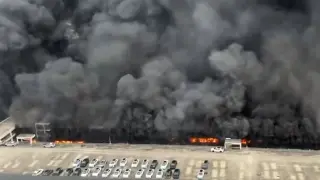 Captura del vídeo difundido en las redes sociales del incendio en la fábrica de la BYD