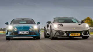 Enfrentamos al Alpine A110 GTS vs. Lotus Emira Turbo SE.