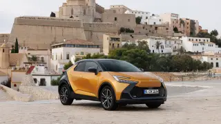 Toyota C-HR PHEV.