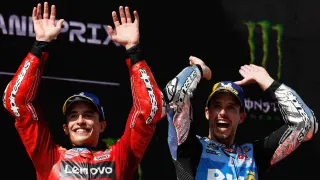 La madre de Alex y Marc Márquez sale en defensa de sus hijos