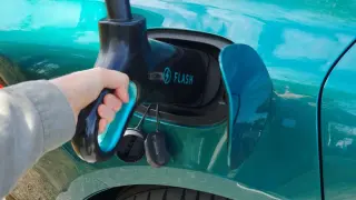 BYD actualiza su cargador ultrarrápido
