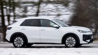 https://www.autobild.es/tags/temas/suv.html. Barrido.