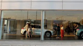 dinero españoles comprar coche nuevo
