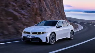 Comprar coche eléctrico o híbrido enchufable.