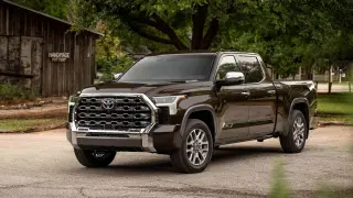 Toyota y Nissan advierten a sus clientes japoneses sobre la calidad inferior en modelos fabricados en Estados Unidos.
