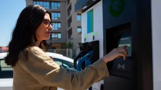 Los cargadores eléctricos aumentan en España, pero también incrementan sus roturas