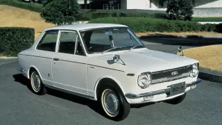Nacimiento del Toyota Corolla.