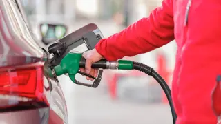 El precio de la gasolina y el diésel vuelve a subir.
