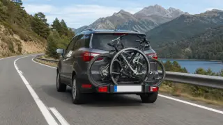 Coche con portabicicletas