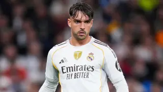 Raúl Asencio se mete en un lío con el coche