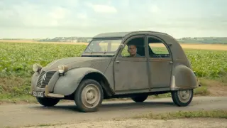 Chris Harris con un Citroën 2CV en Top Gear