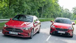 Enfrentamos al BMW 220 Gran Coupé vs Mercedes CLA 200 4Matic.
