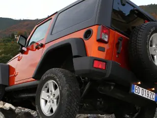 Jeep Wrangler trasera