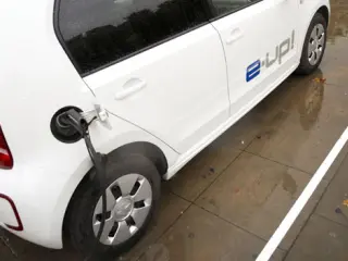 Volkswagen nos enseña cómo se carga un coche elécrico