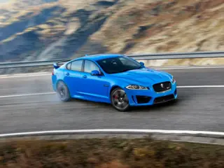 Jaguar XFR-S derrapada