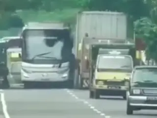 VÍDEO: los autobuseros más locos del planeta en acción