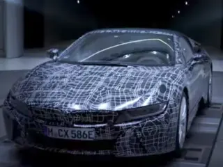 VÍDEO: ¡Atento a esto! Mira al primer BMW i8 Roadster