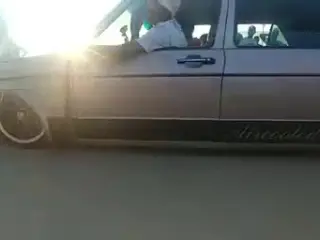 VÍDEO: Cuando el tuning se te va de las manos... el coche más bajo del mundo