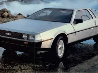 DeLorean DMC-12 - Regreso al Futuro - frontal