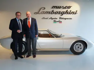 Don Juan Carlos I visita Lamborghini