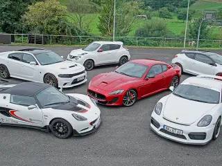 Este es el pueblo con más coches de lujo de España