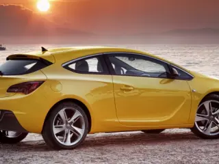 Opel Astra GTC lateral