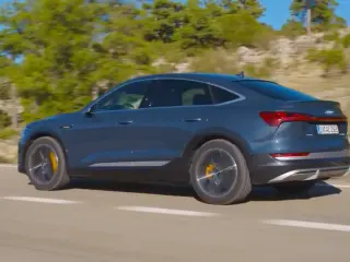VÍDEO: Audi e-tron Sportback, por fin ¡en movimiento!