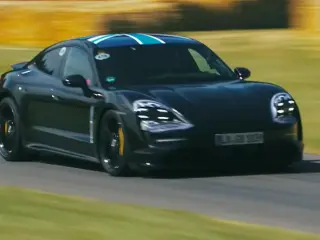 VÍDEO: Un Porsche Taycan, casi definitivo, se pasea por Goodwood 2019