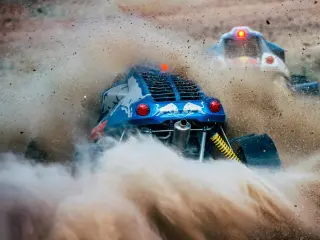 VÍDEO: Sainz contra Sainz, duelo a fondo en un Buggie