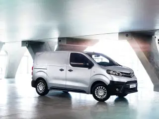 Las dos caras del Toyota PROACE contadas en cuatro minutos