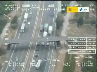 VÍDEO: Pegasus lo ve todo, 3 camiones adelantándose en paralelo